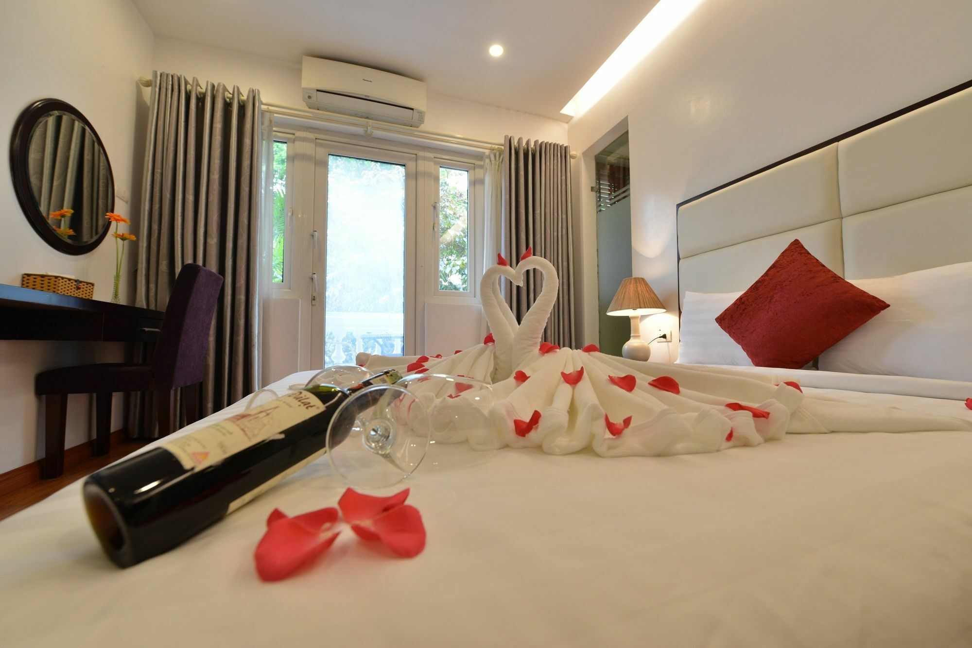 Hanoi Amorita Boutique Hotel & Travel Екстер'єр фото